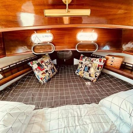 Hotel Vintage Classic 70S Boat! San Adrián de Besós Zewnętrze zdjęcie
