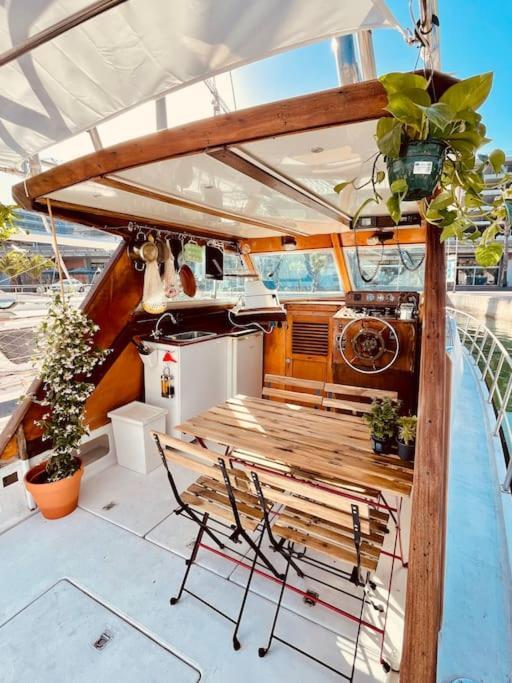 Hotel Vintage Classic 70S Boat! San Adrián de Besós Zewnętrze zdjęcie