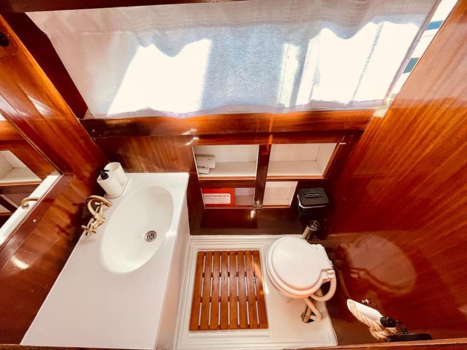 Hotel Vintage Classic 70S Boat! San Adrián de Besós Zewnętrze zdjęcie