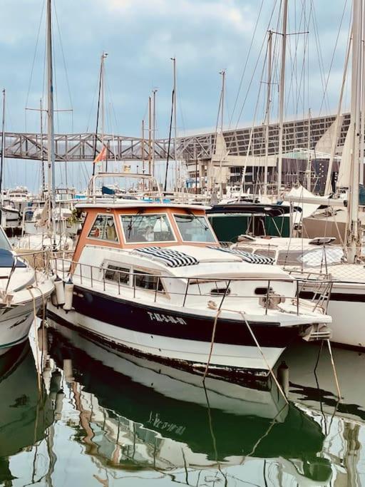 Hotel Vintage Classic 70S Boat! San Adrián de Besós Zewnętrze zdjęcie