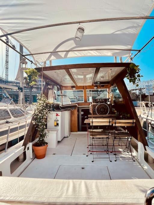 Hotel Vintage Classic 70S Boat! San Adrián de Besós Zewnętrze zdjęcie