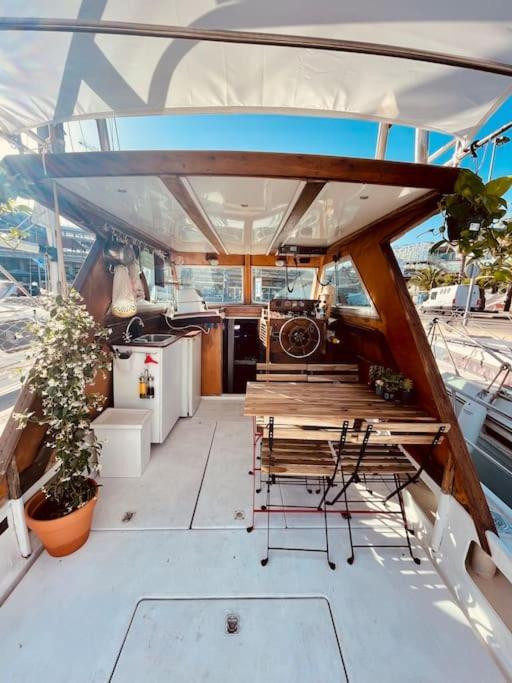 Hotel Vintage Classic 70S Boat! San Adrián de Besós Zewnętrze zdjęcie