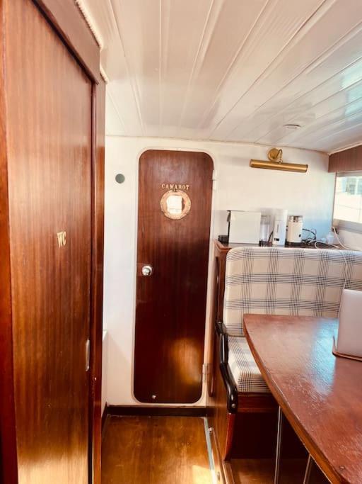 Hotel Vintage Classic 70S Boat! San Adrián de Besós Zewnętrze zdjęcie